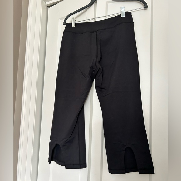 Lululemon cropped leggings with slit - Picture 2 of 4